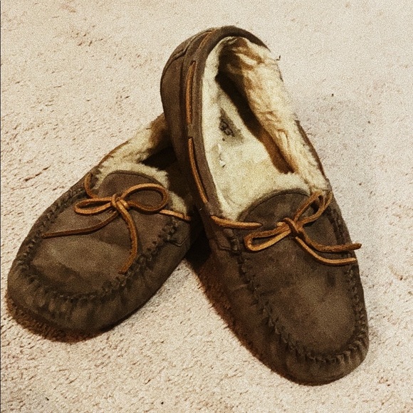 gray ugg moccasins